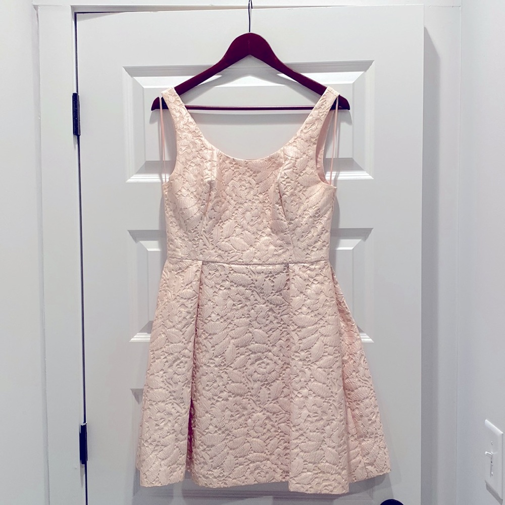 Size 4 Halston pink cocktail dress with floral details and lace overlay